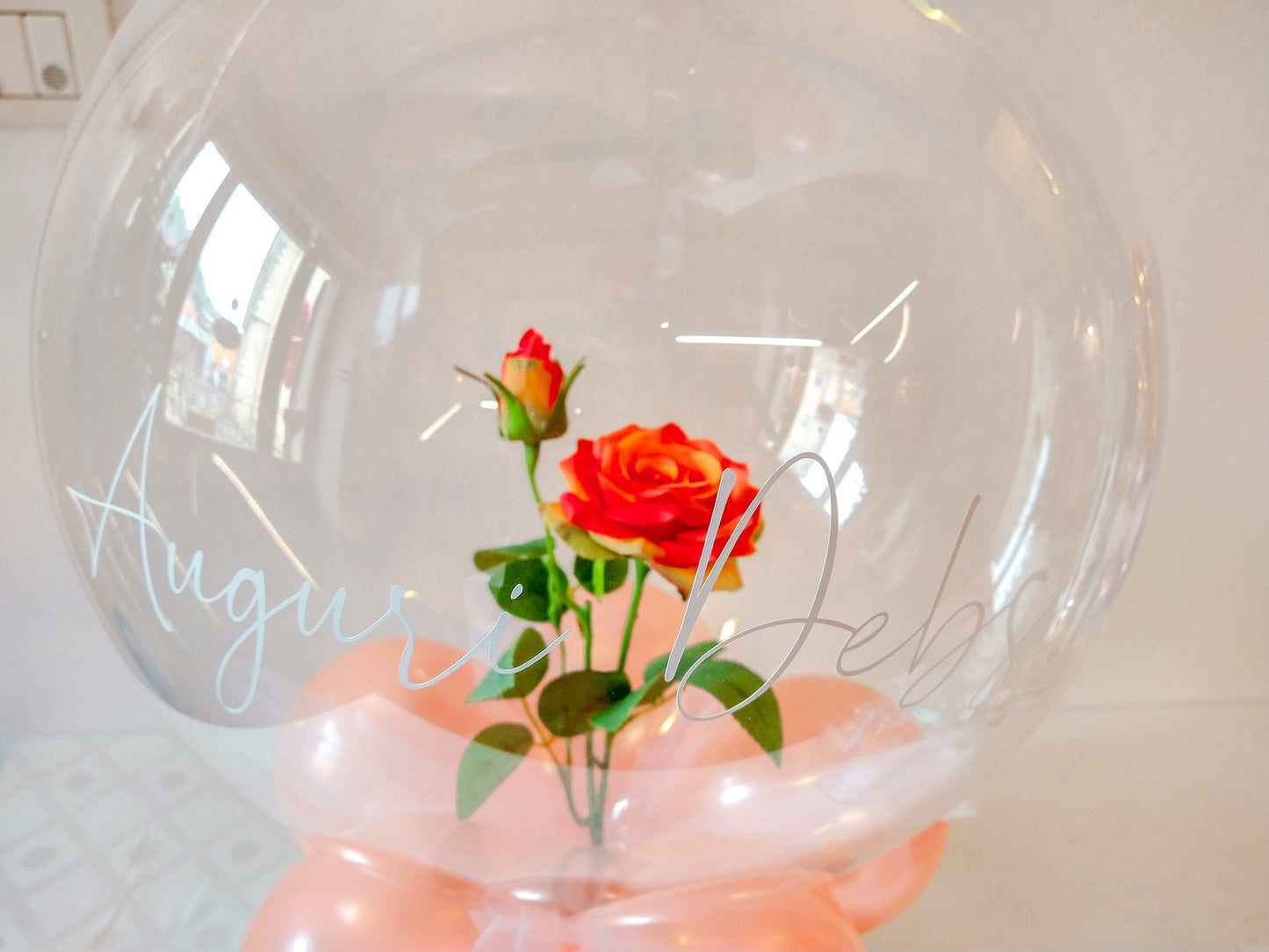 Centrotavola di Palloncini/ trasparente con fiori all'interno/ personalizzabile.