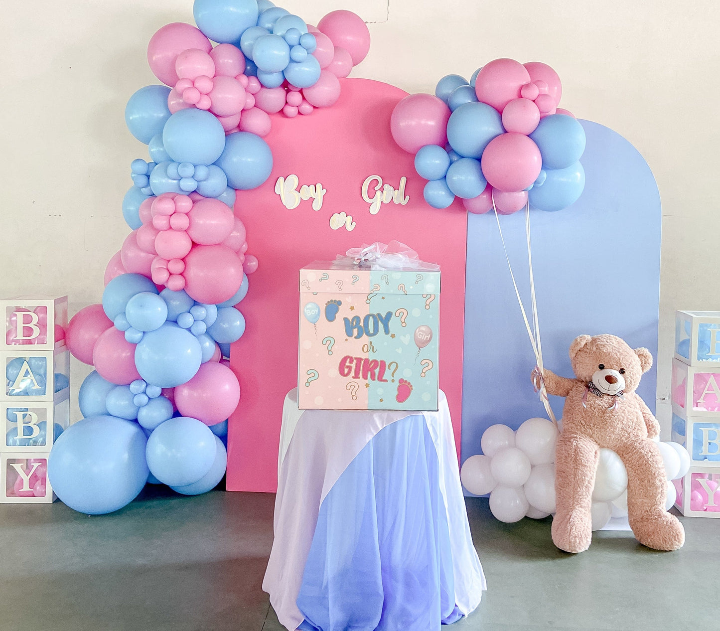 Allestimento Gender Reveal | 2 pannelli con orso e palloncini