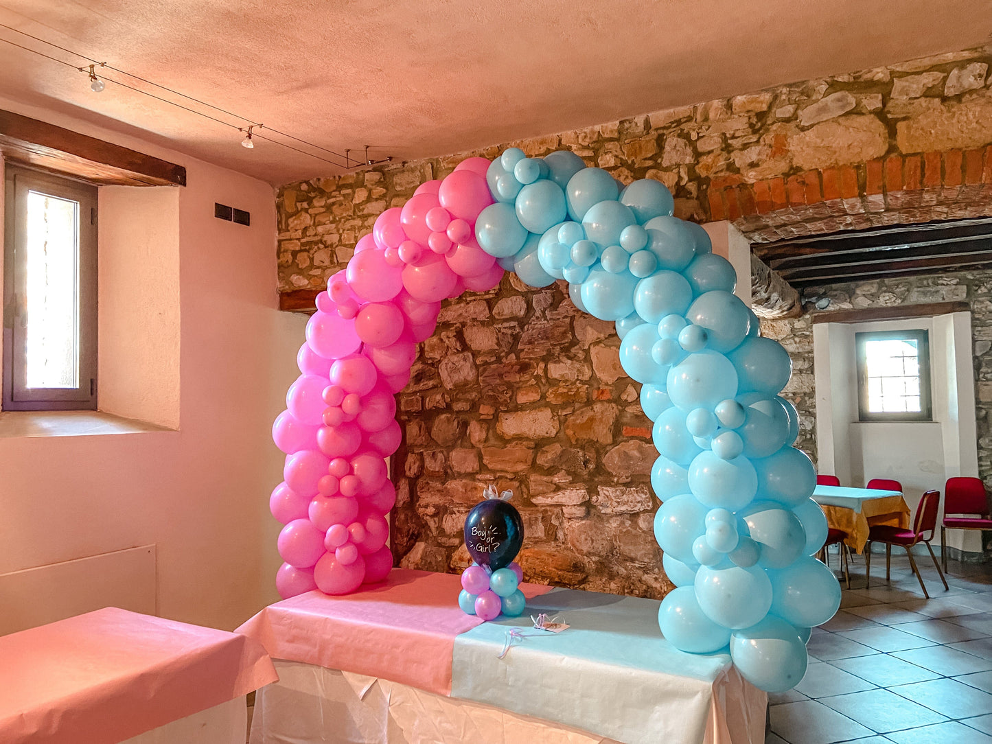 Arco Gender Reveal Rosa & Azzurro / Allestimento Palloncini arco del tavolo