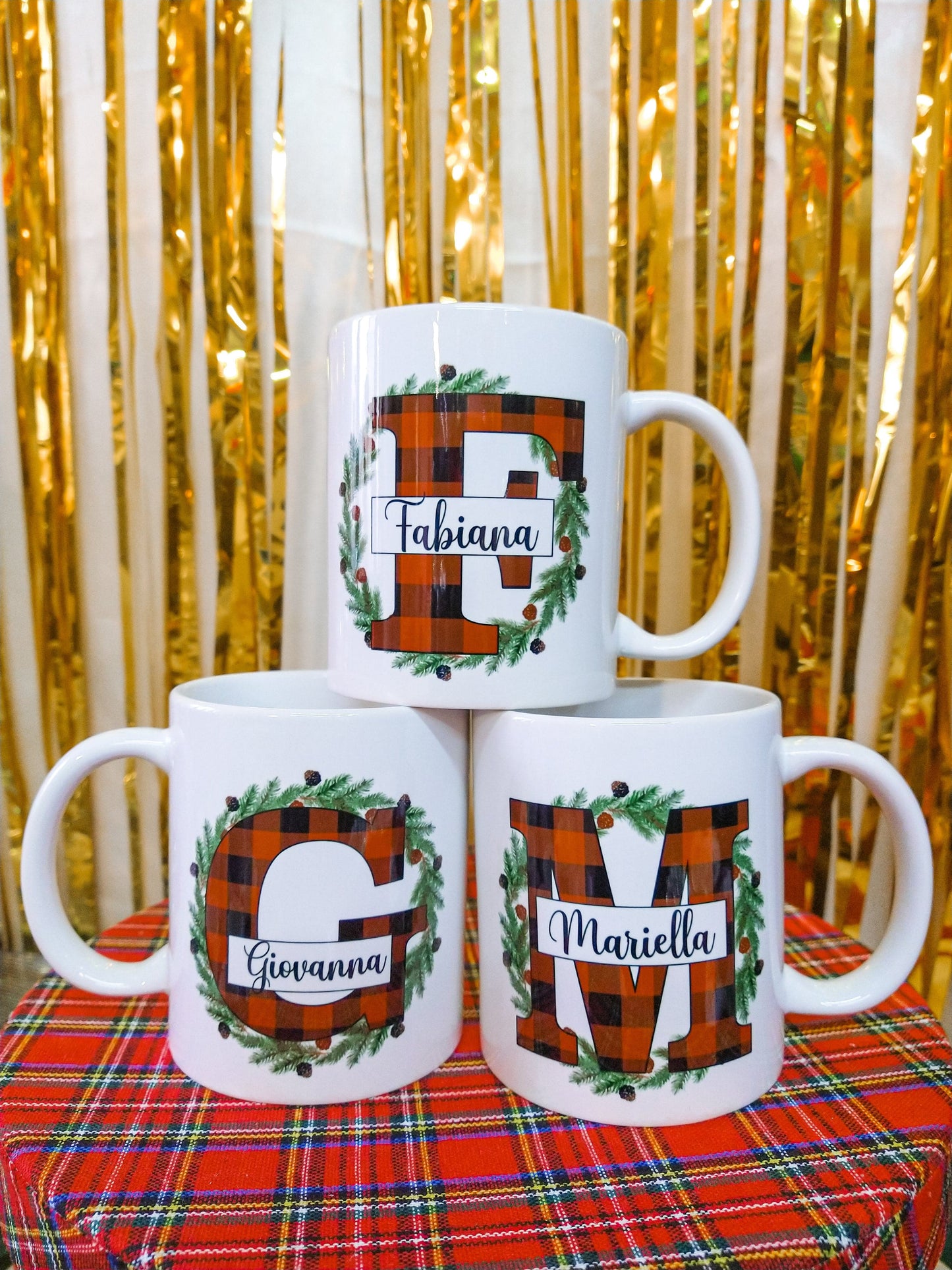 Tazza di natale con nome personalizzabile e ghirlanda natalizia