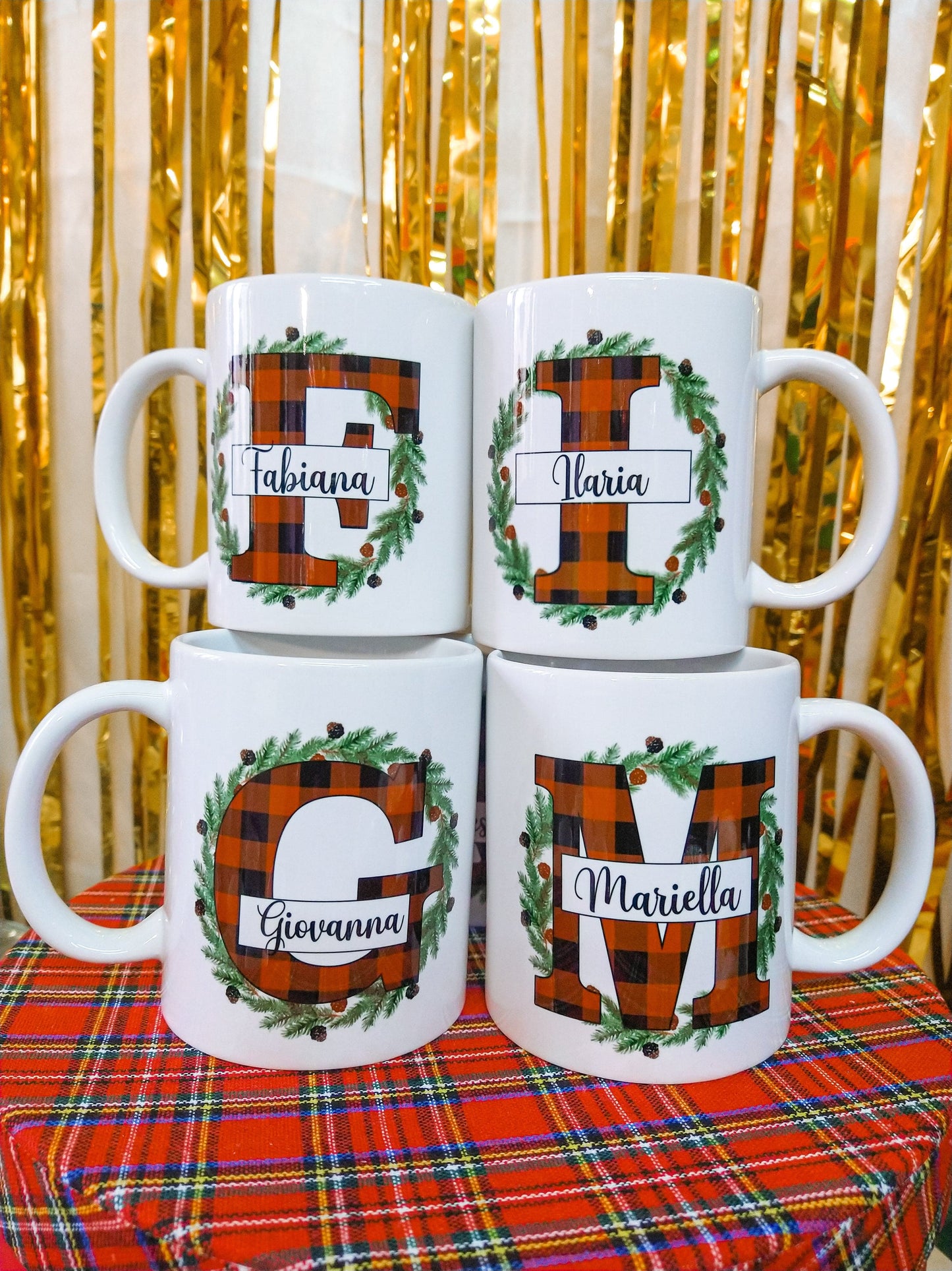 Tazza di natale con nome personalizzabile e ghirlanda natalizia