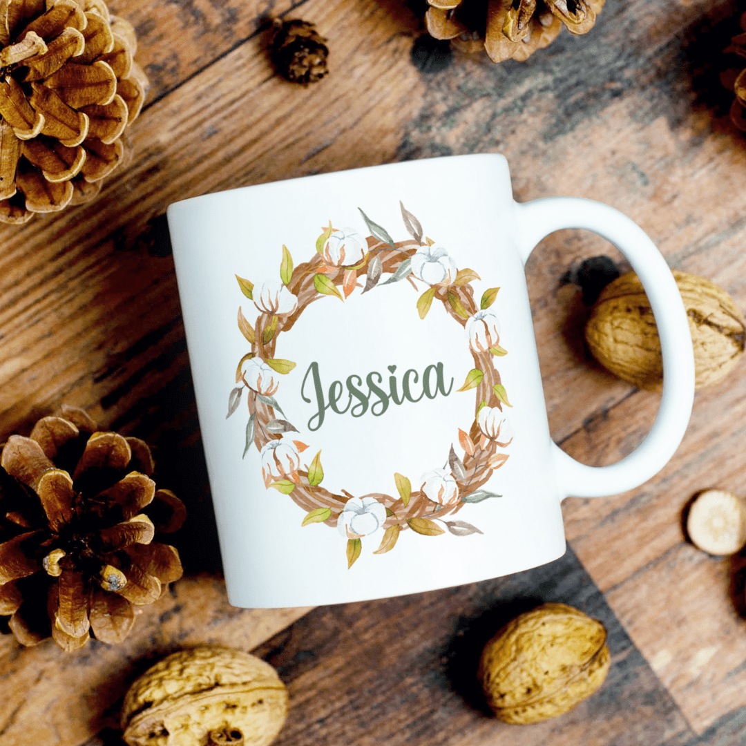 Tazza in ceramica con ghirlanda e nome personalizzabile