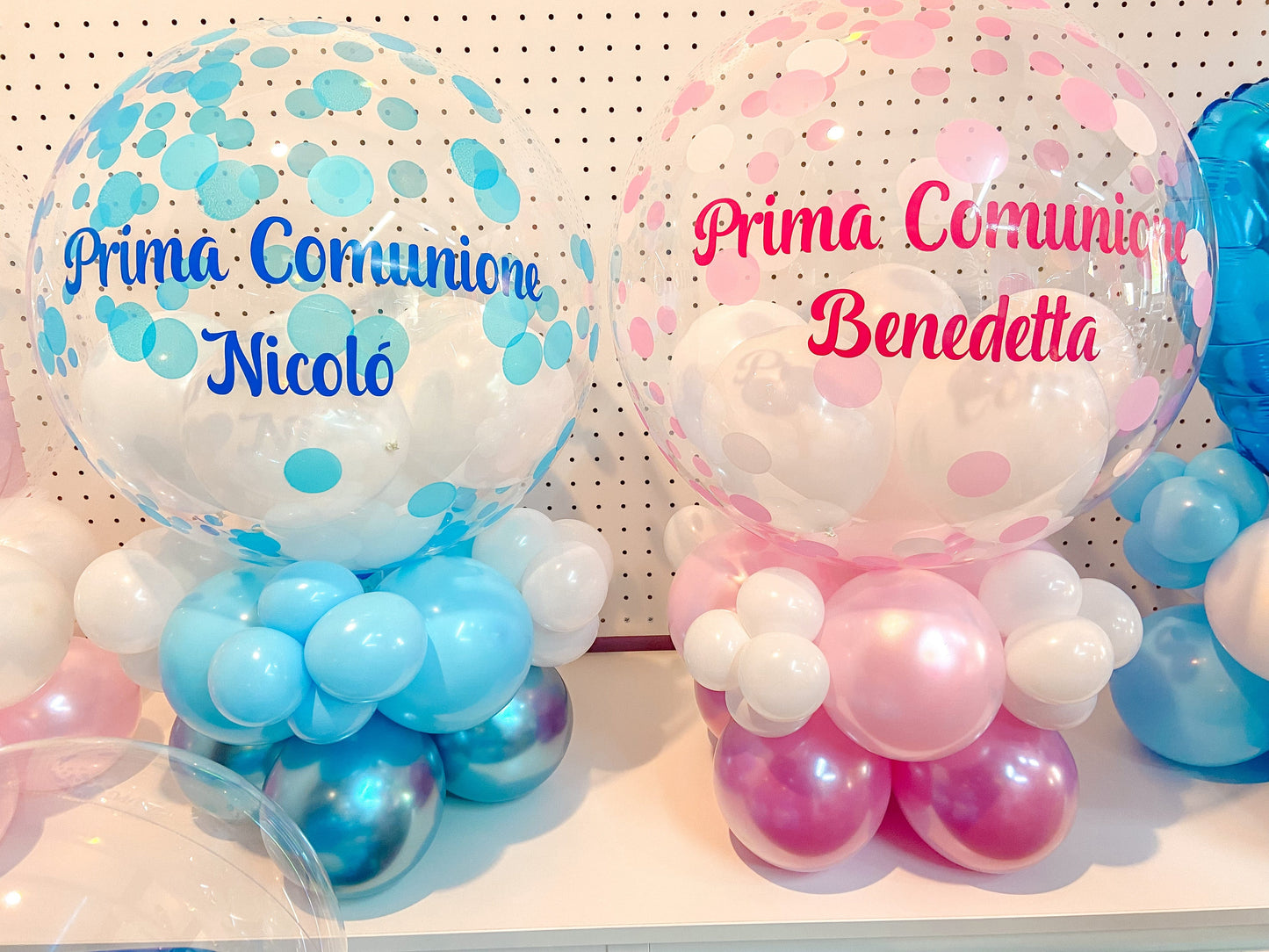 Centrotavola di palloncini pois azzurri/ rosa- Composizione personalizzabile