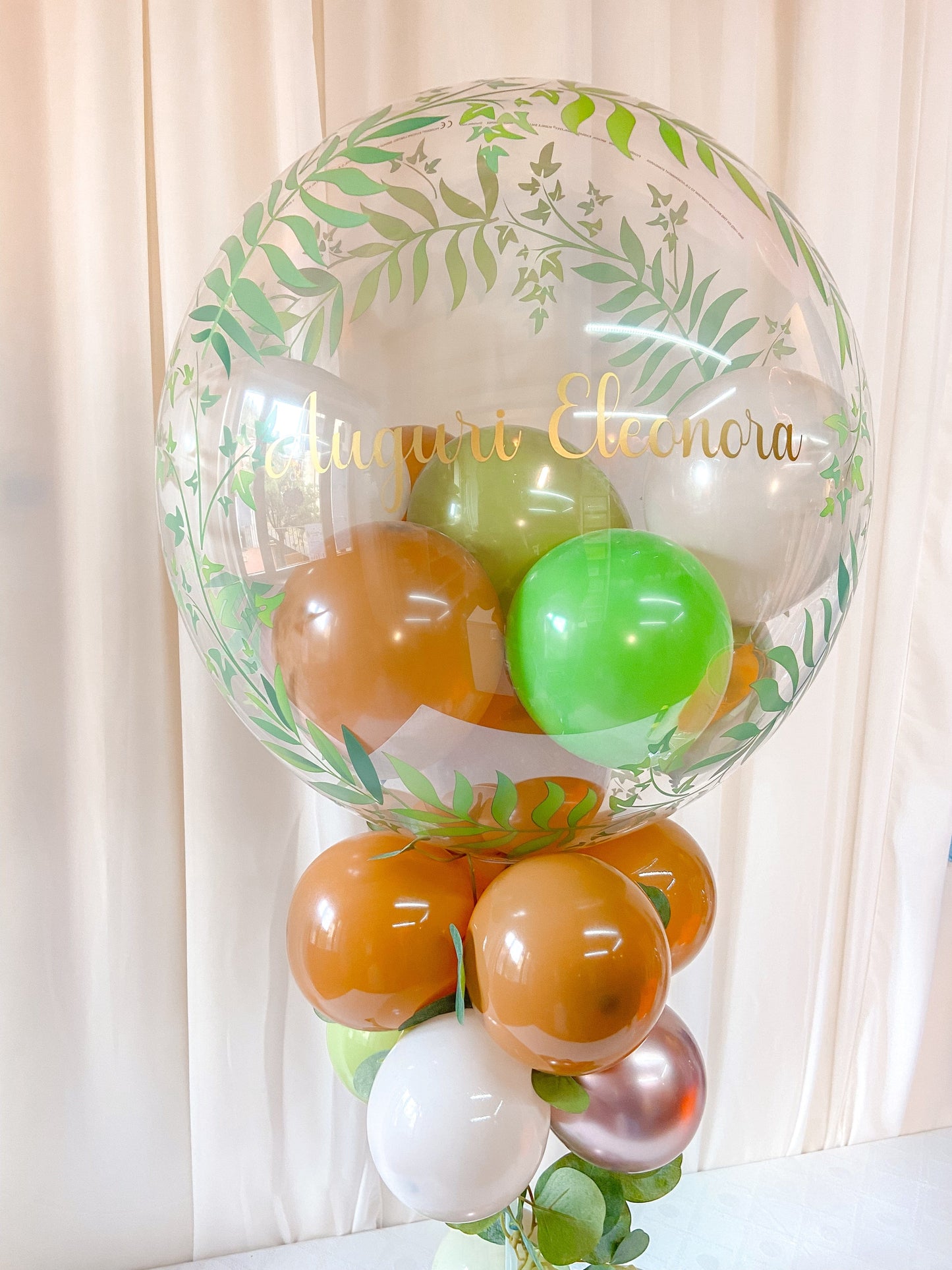 Centrotavola di Palloncini/ trasparente con fiori all'interno/ persona –  Keira Prince Crafts