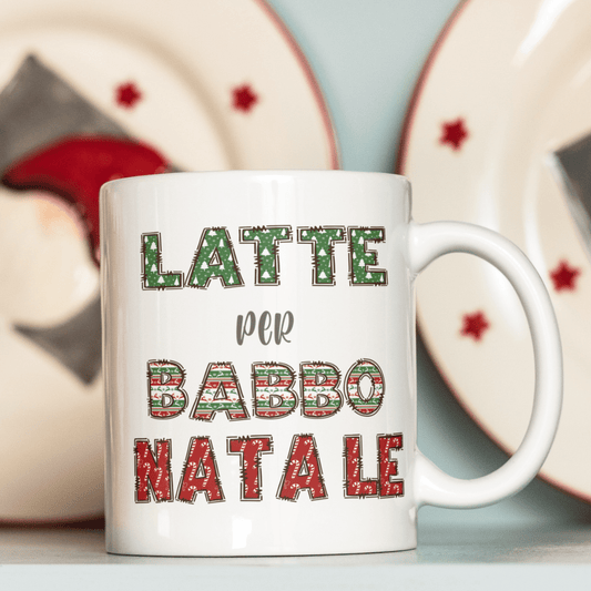 Latte di Babbo Natale- Tazza personalizzata con un nome su un lato e "Santa's Milk" sul retro